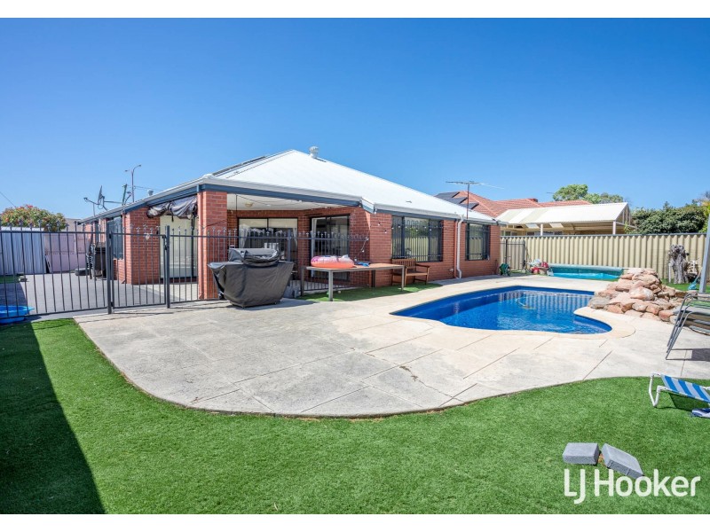 8 Bressingham Street, Canning Vale WA 6155