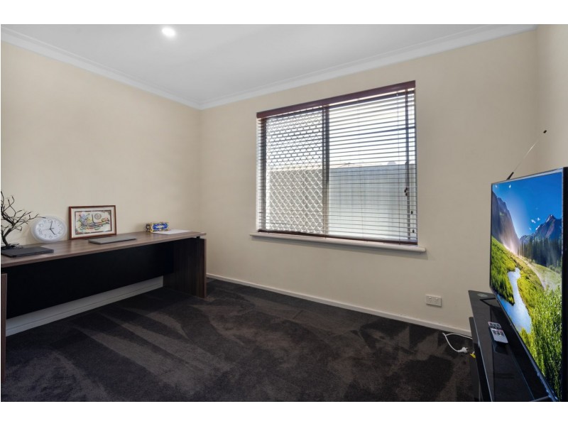 22 Sandon Road, Thornlie WA 6108
