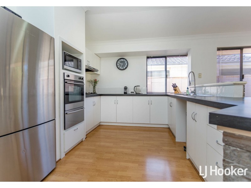 8 Cadoux Promenade, Canning Vale WA 6155