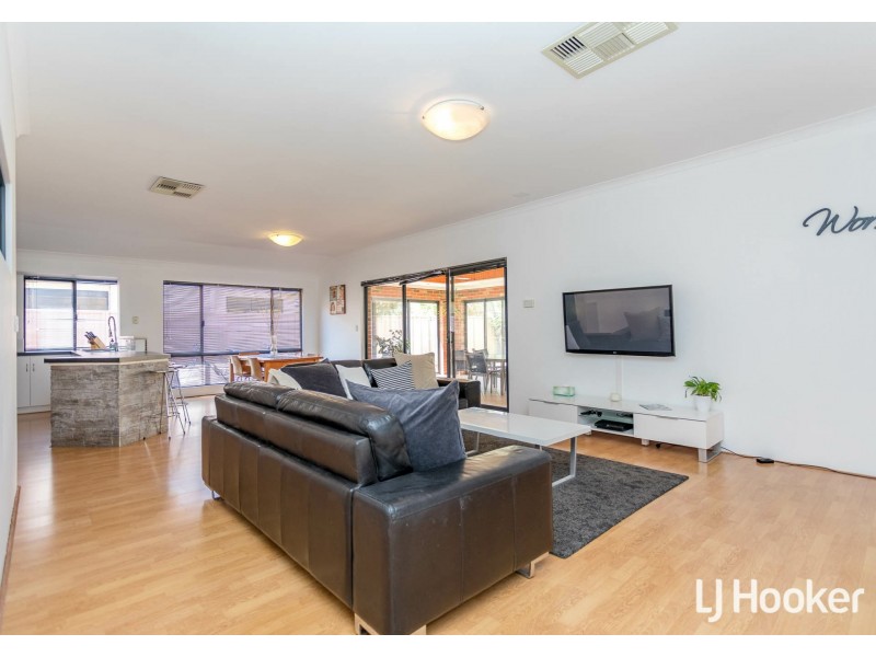 8 Cadoux Promenade, Canning Vale WA 6155