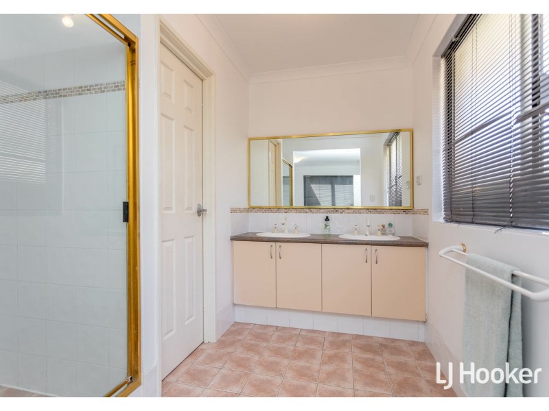 8 Cadoux Promenade, Canning Vale WA 6155