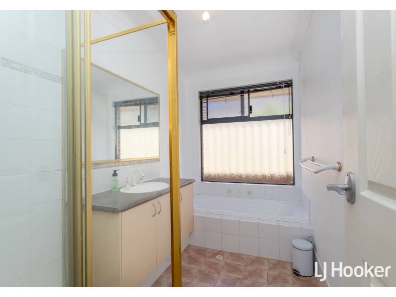 8 Cadoux Promenade, Canning Vale WA 6155