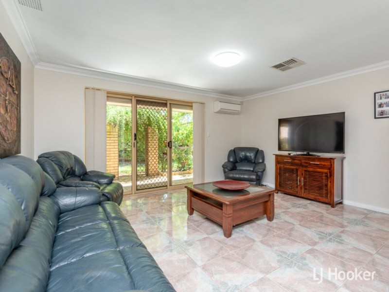 13/1 Chesterton Drive, Thornlie WA 6108