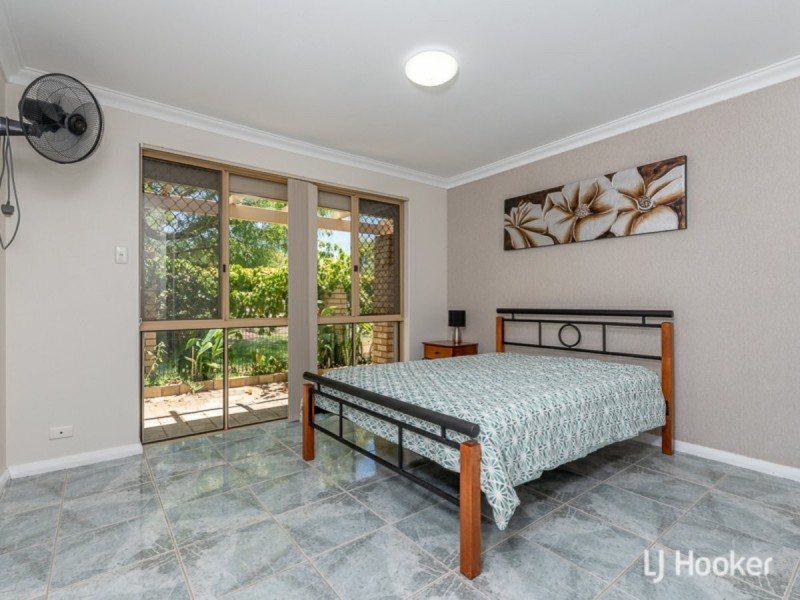 13/1 Chesterton Drive, Thornlie WA 6108