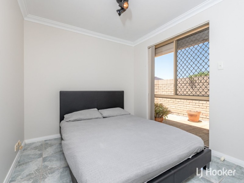 13/1 Chesterton Drive, Thornlie WA 6108