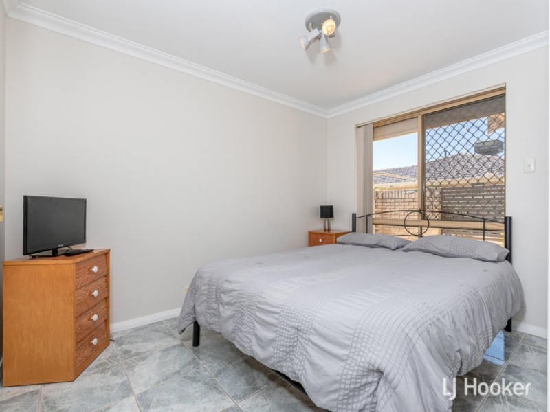 13/1 Chesterton Drive, Thornlie WA 6108