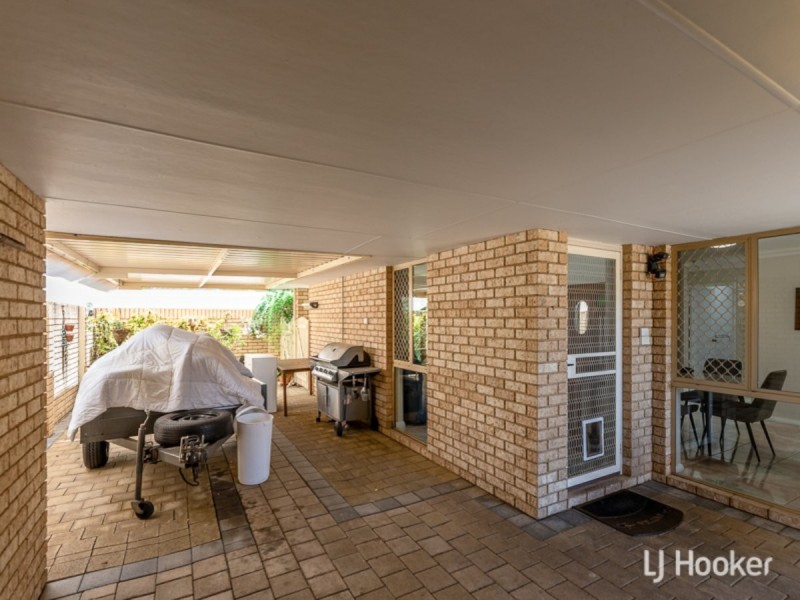 13/1 Chesterton Drive, Thornlie WA 6108