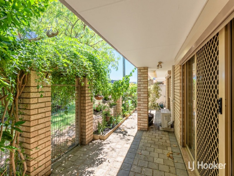13/1 Chesterton Drive, Thornlie WA 6108
