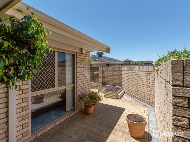 13/1 Chesterton Drive, Thornlie WA 6108