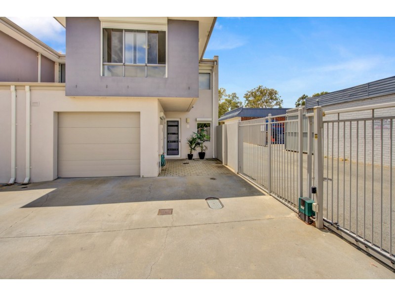 8/39 Edinburgh Road, Forrestfield WA 6058