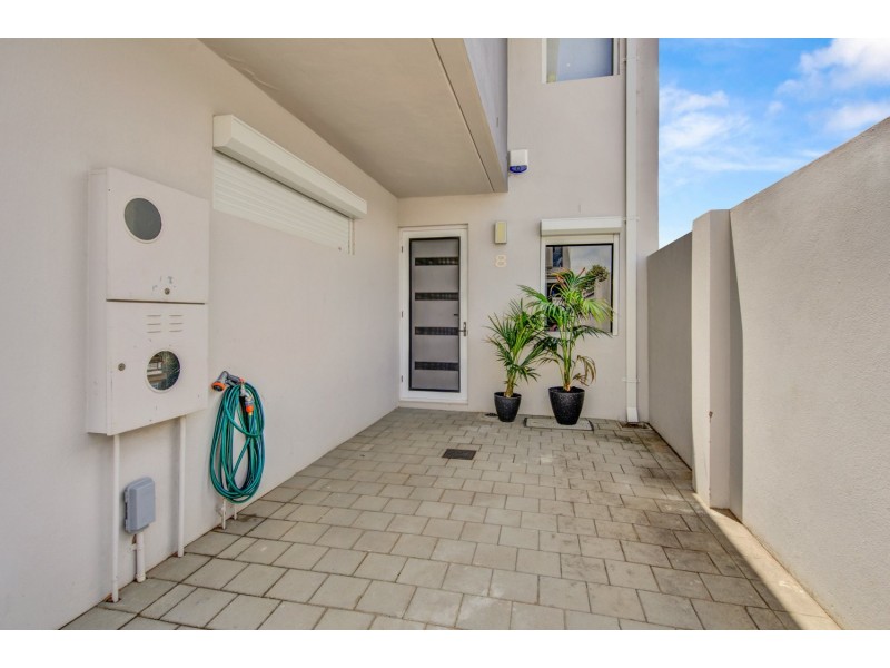 8/39 Edinburgh Road, Forrestfield WA 6058