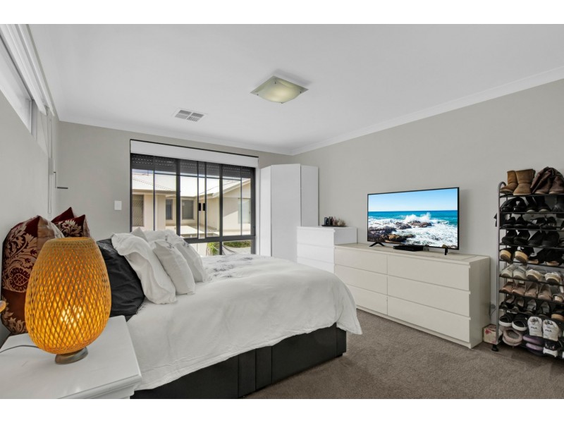 8/39 Edinburgh Road, Forrestfield WA 6058