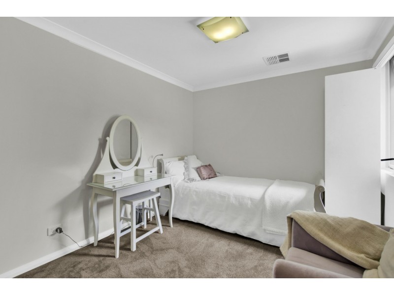 8/39 Edinburgh Road, Forrestfield WA 6058