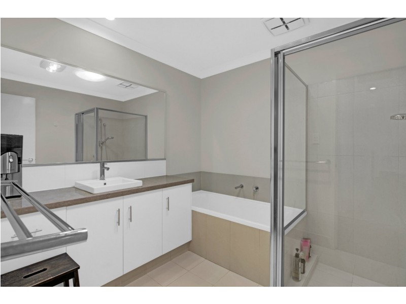 8/39 Edinburgh Road, Forrestfield WA 6058