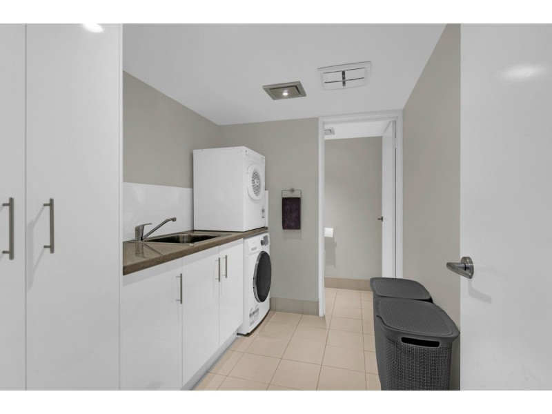 8/39 Edinburgh Road, Forrestfield WA 6058