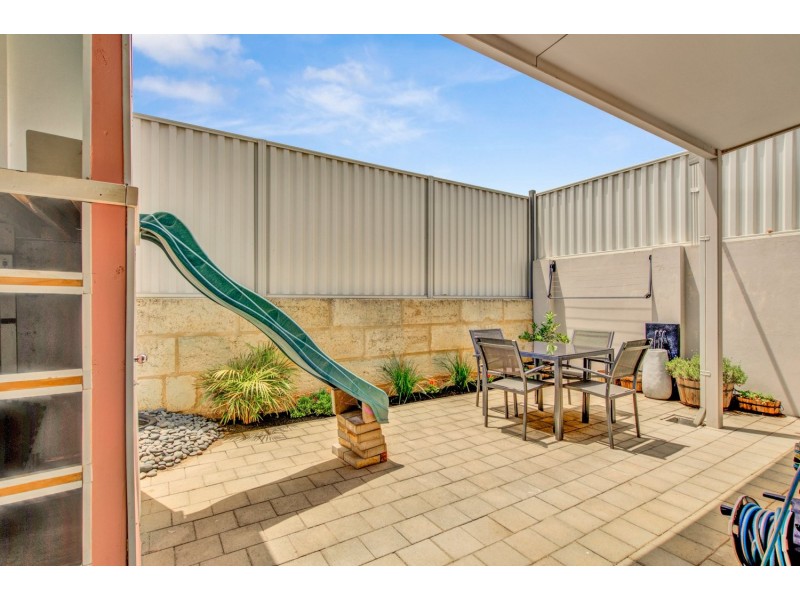 8/39 Edinburgh Road, Forrestfield WA 6058