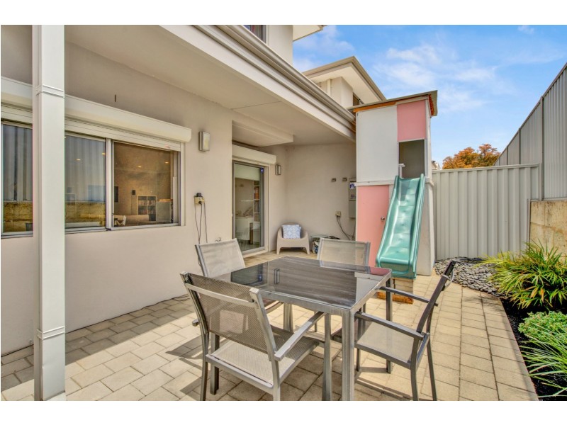 8/39 Edinburgh Road, Forrestfield WA 6058