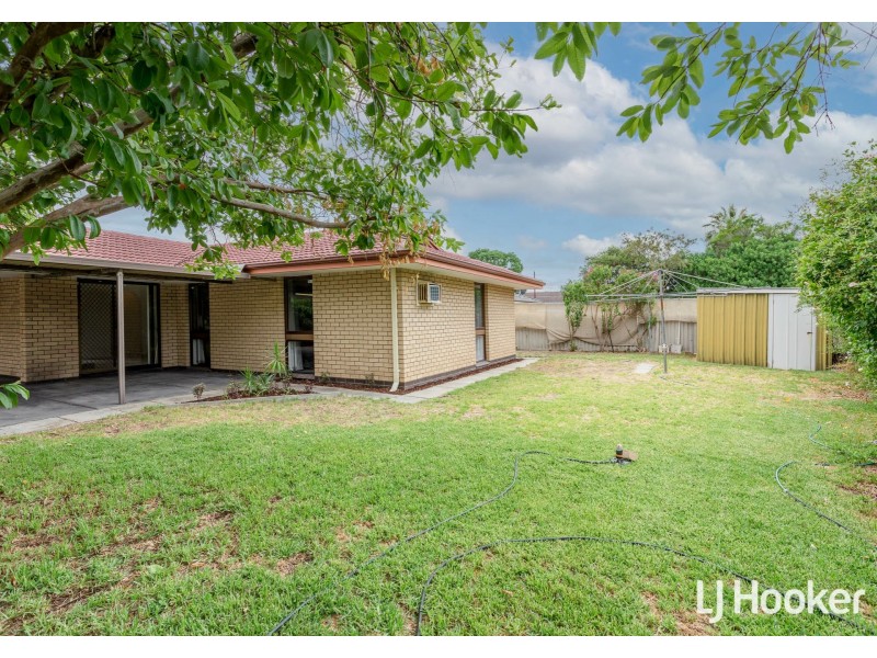 140 Berehaven Avenue, Thornlie WA 6108