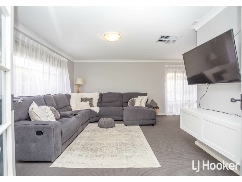 9 Bottlebrush Drive, Thornlie WA 6108