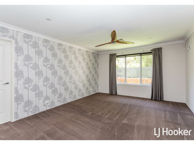 37 Davenport Approach, Wandi WA 6167