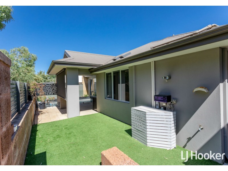 37 Davenport Approach, Wandi WA 6167