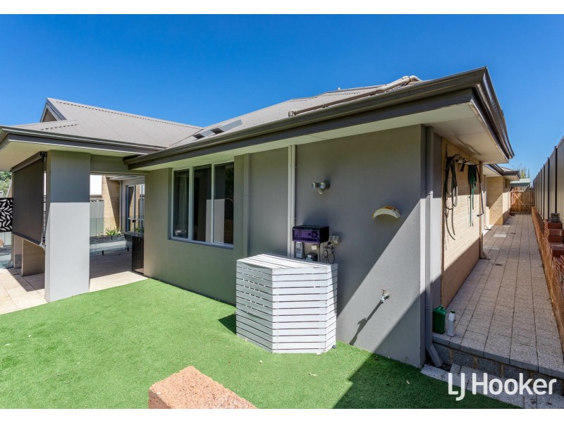 37 Davenport Approach, Wandi WA 6167