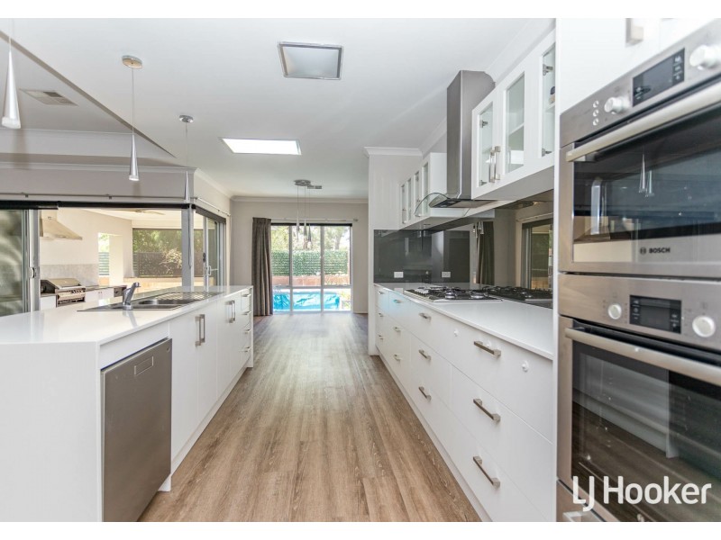 37 Davenport Approach, Wandi WA 6167