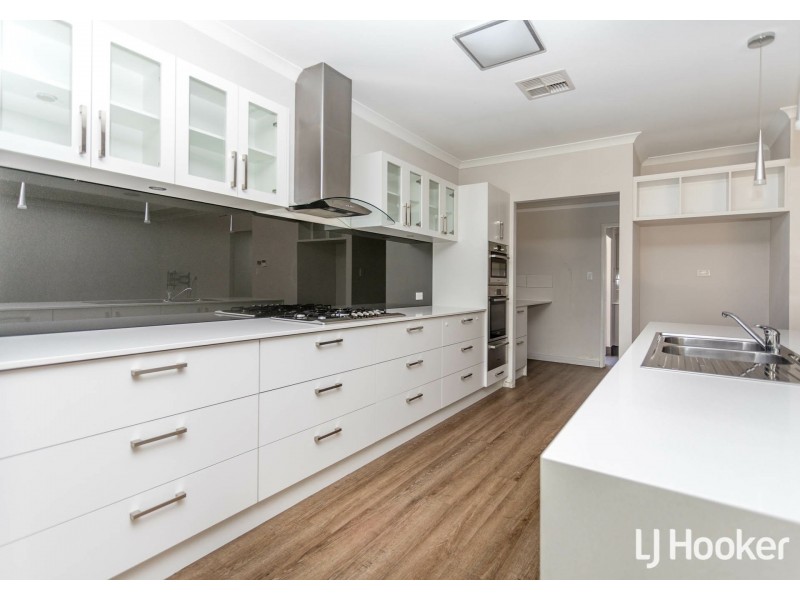 37 Davenport Approach, Wandi WA 6167