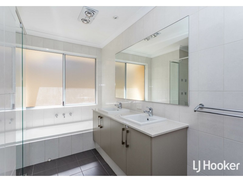 37 Davenport Approach, Wandi WA 6167