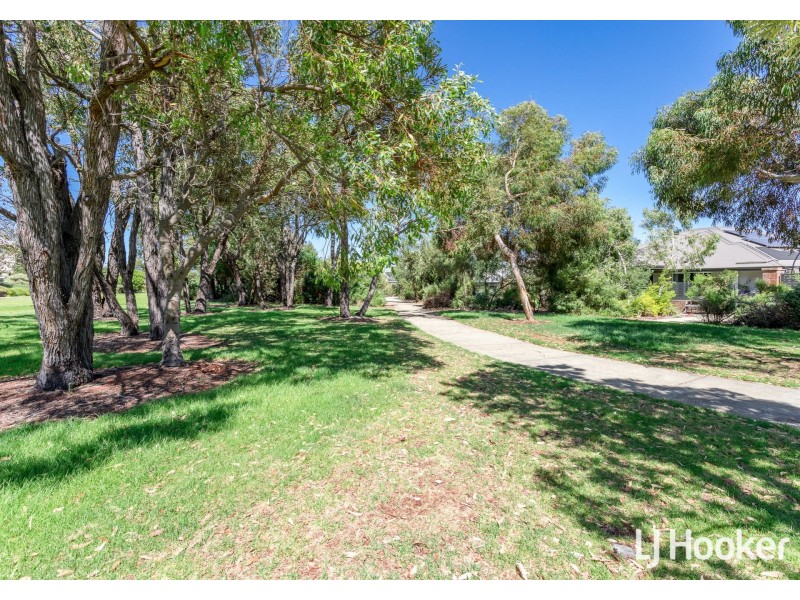 37 Davenport Approach, Wandi WA 6167