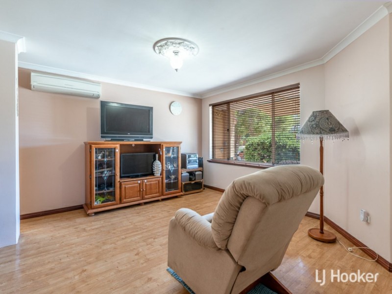 11 Chesterton Street, Thornlie WA 6108