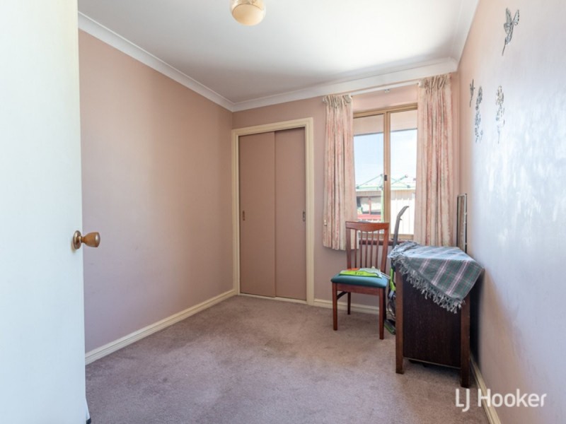 11 Chesterton Street, Thornlie WA 6108