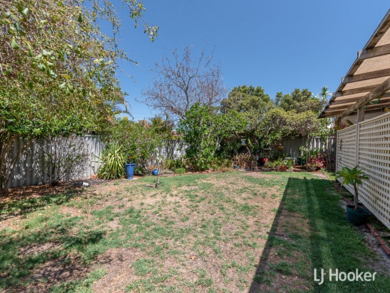 11 Chesterton Street, Thornlie WA 6108