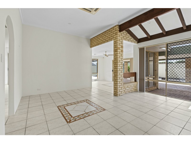 23 Explorer Drive, Thornlie WA 6108