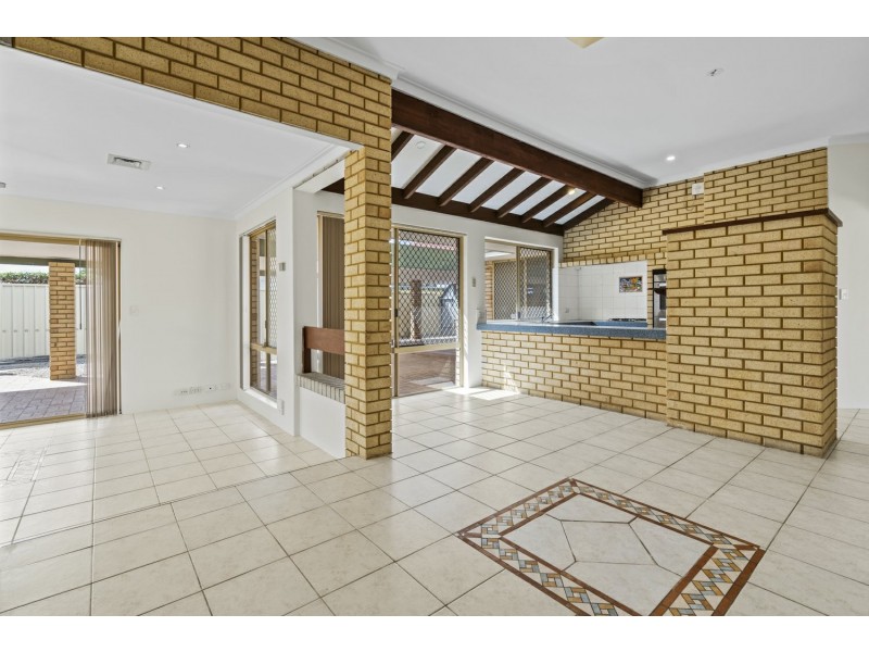 23 Explorer Drive, Thornlie WA 6108