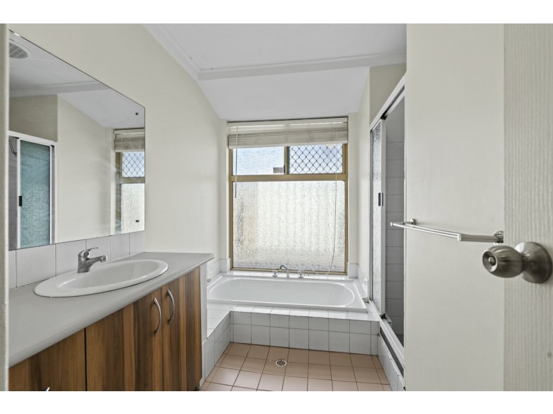23 Explorer Drive, Thornlie WA 6108