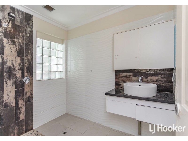 59 McNamara Drive, Thornlie WA 6108