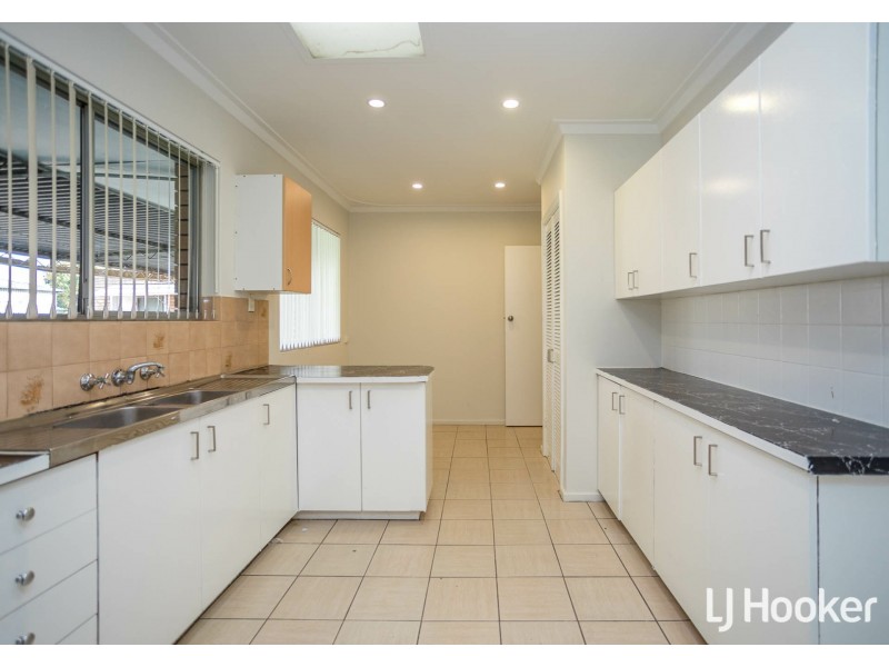 6 Angela Way, Maddington WA 6109