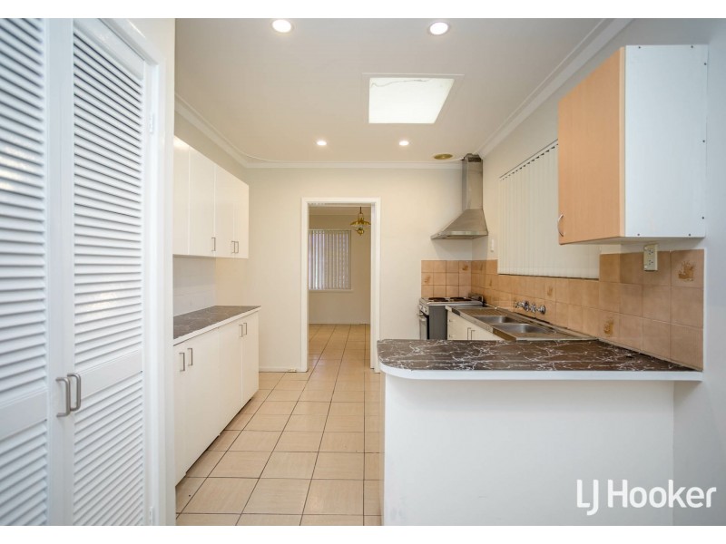 6 Angela Way, Maddington WA 6109