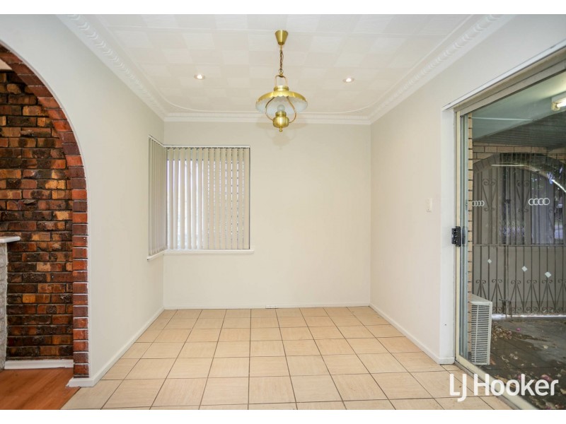 6 Angela Way, Maddington WA 6109