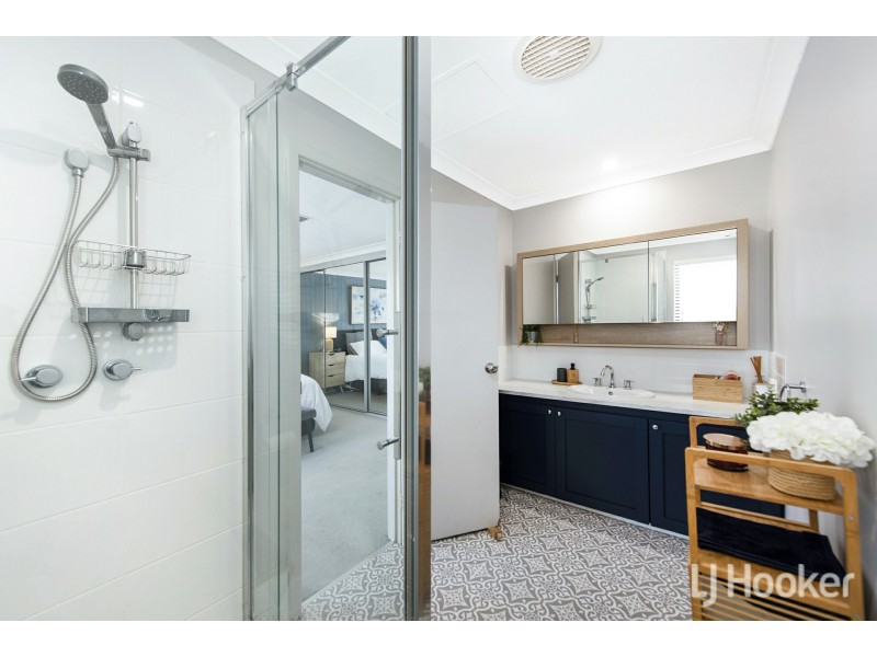 70 Regency Drive, Thornlie WA 6108