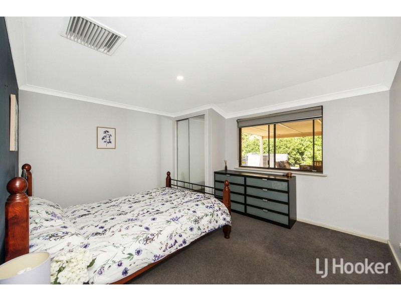 70 Regency Drive, Thornlie WA 6108