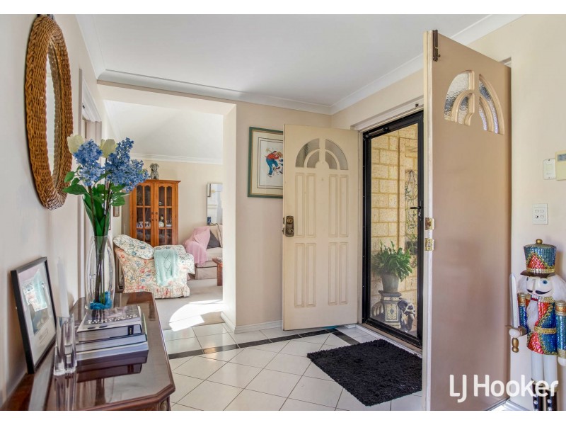 27 Chatsworth Gate, Canning Vale WA 6155