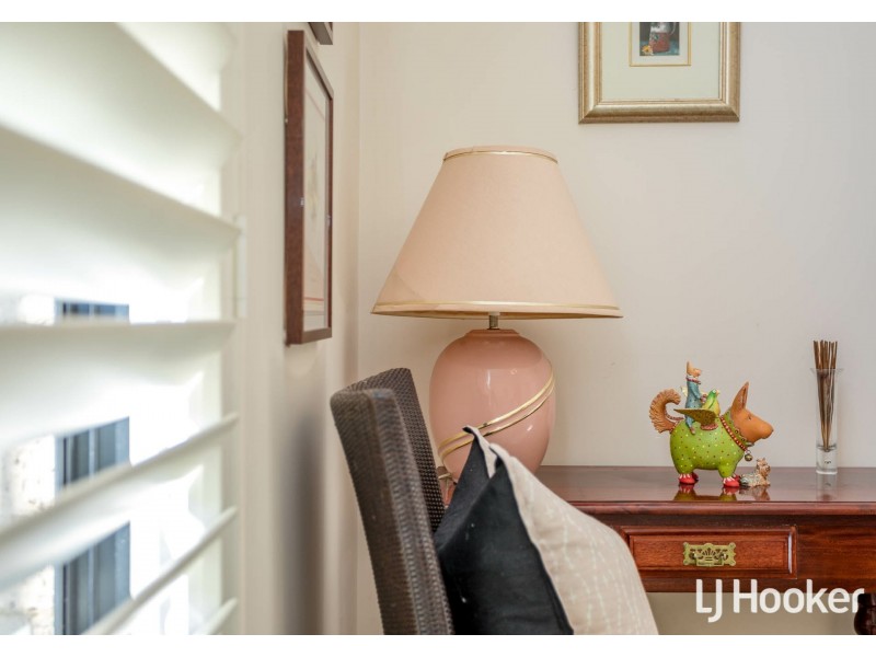 27 Chatsworth Gate, Canning Vale WA 6155