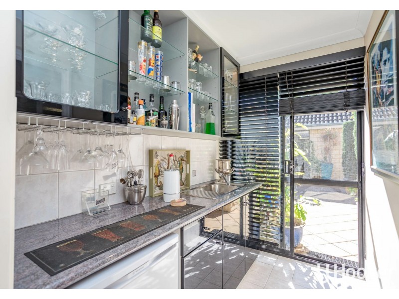 27 Chatsworth Gate, Canning Vale WA 6155