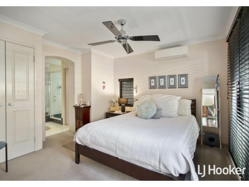 27 Chatsworth Gate, Canning Vale WA 6155