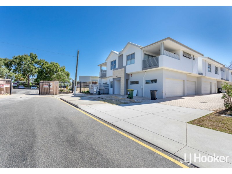 4/15 Debenham Street, Thornlie WA 6108