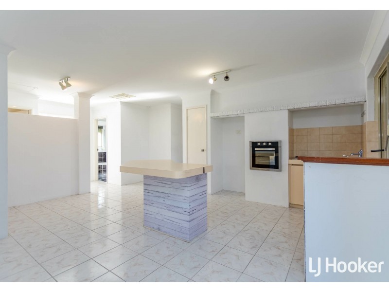 7 Hotchkiss Close, Thornlie WA 6108