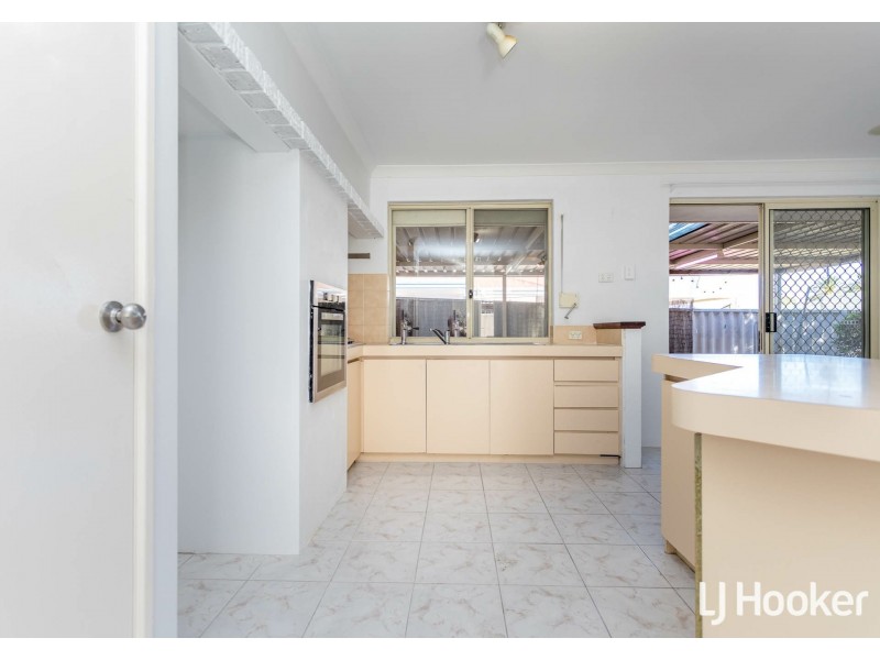 7 Hotchkiss Close, Thornlie WA 6108