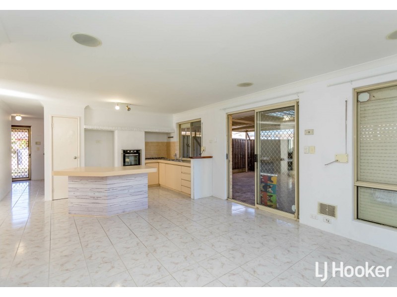 7 Hotchkiss Close, Thornlie WA 6108